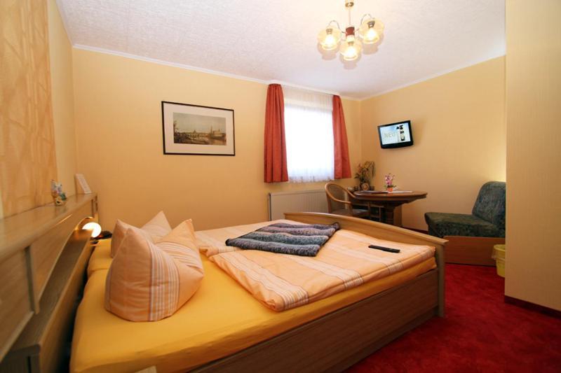 Familienhotel Zur Linde Panschwitz-Kuckau Quarto foto